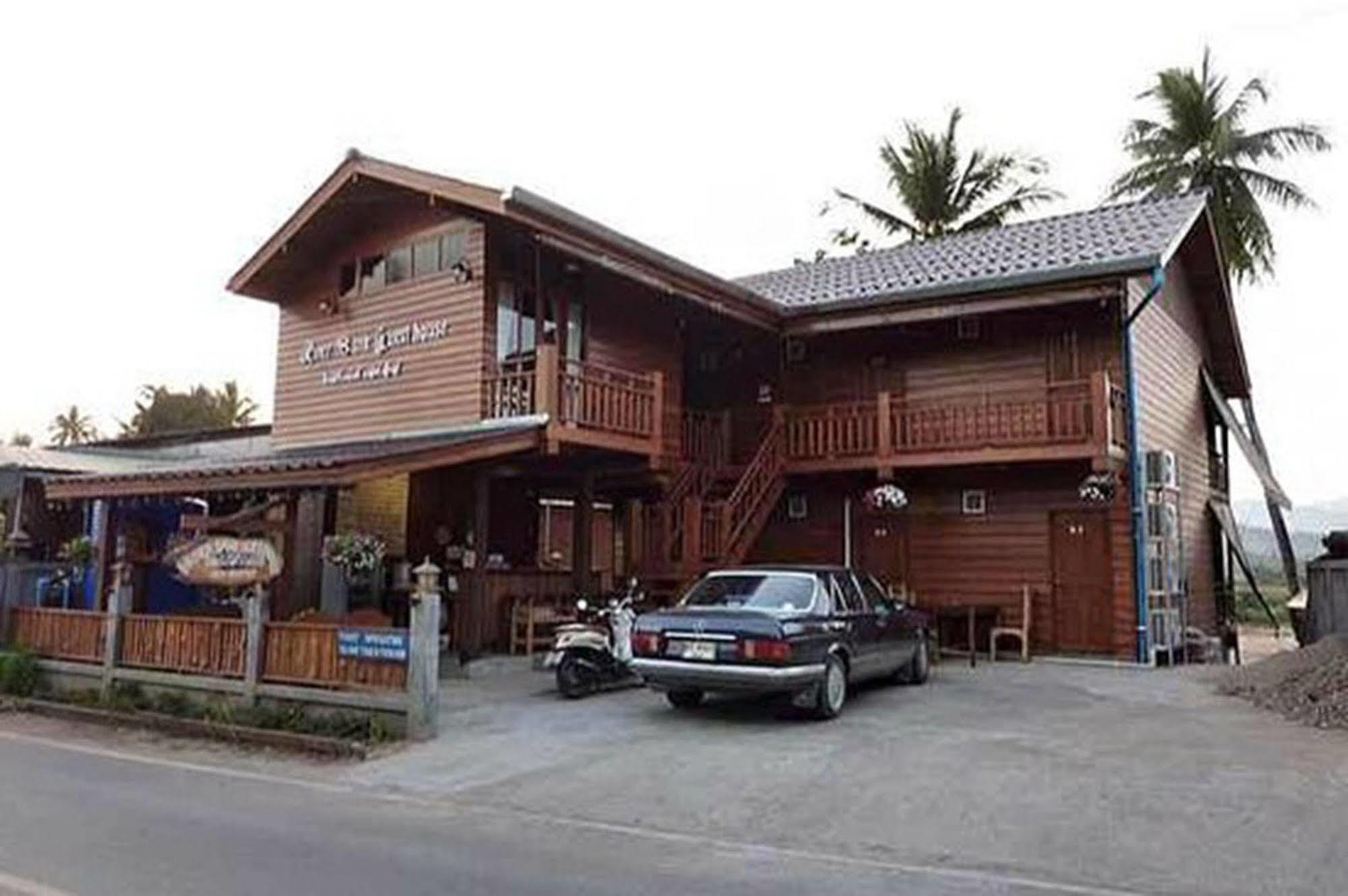 River Bank Resort Mae Sariang Buitenkant foto