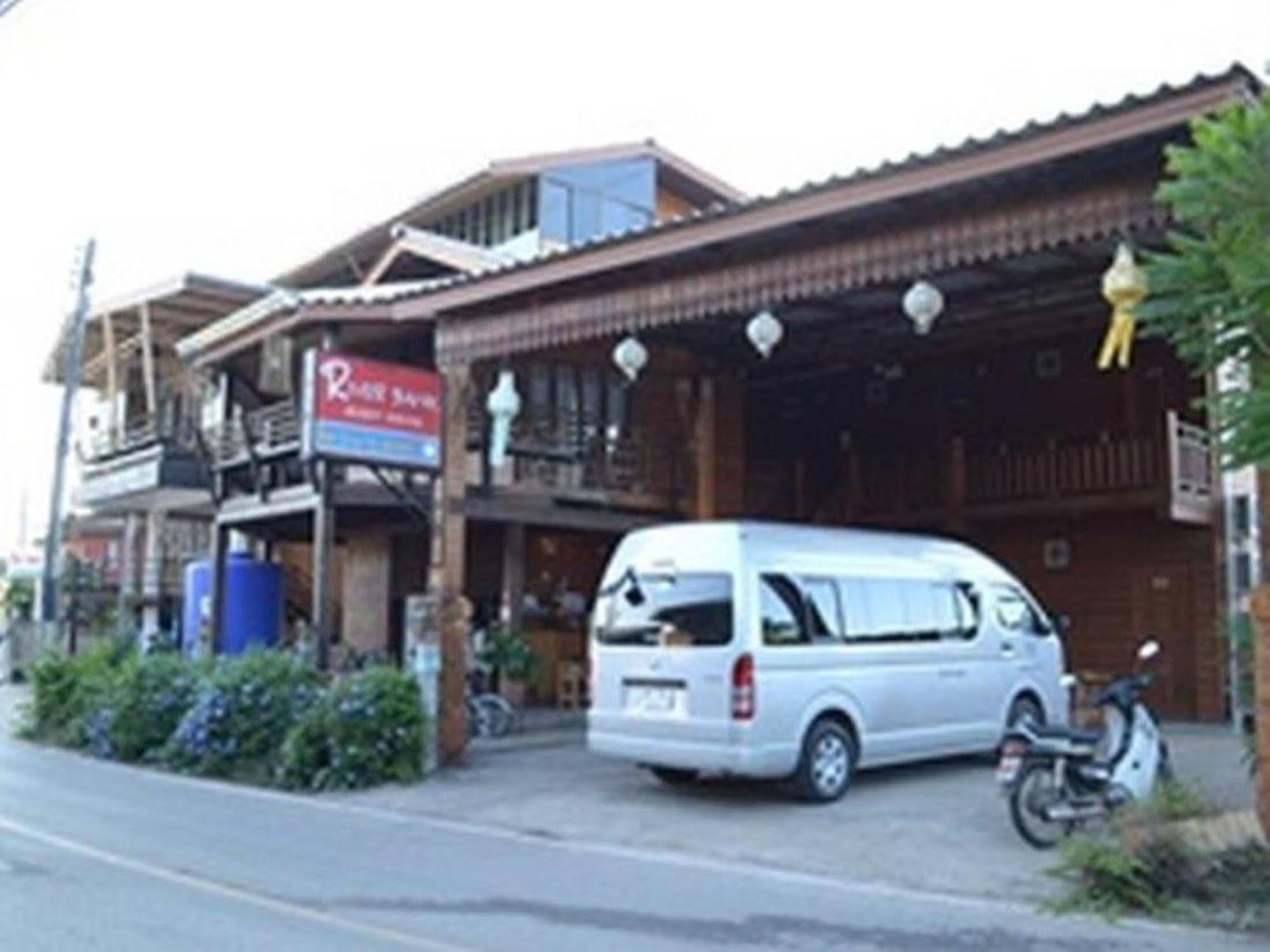 River Bank Resort Mae Sariang Buitenkant foto